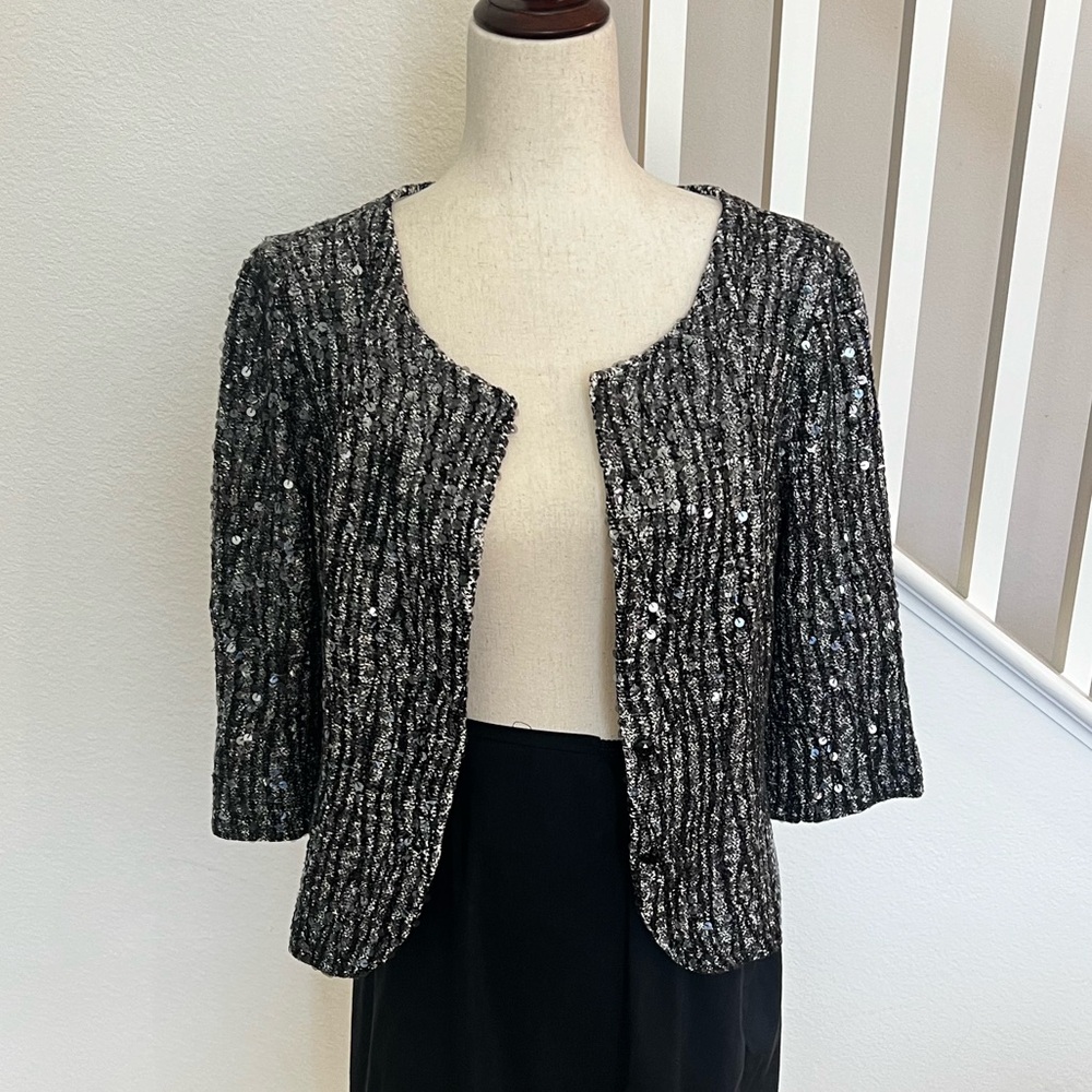 Iisli sequined 2 button cardigan 3/4 sleeve nwot extra button attached size 10